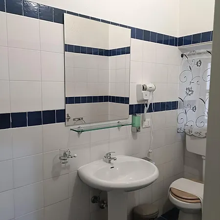 Daybreak Bed & Breakfast 3*